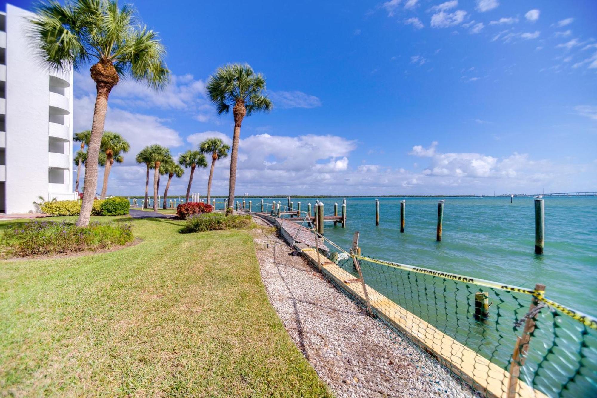 Marco Island Waterfront Condo With Community Pool! Exterior photo